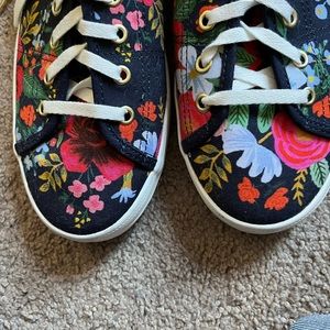 Keds Floral Print lace up sneakers like new 9.5